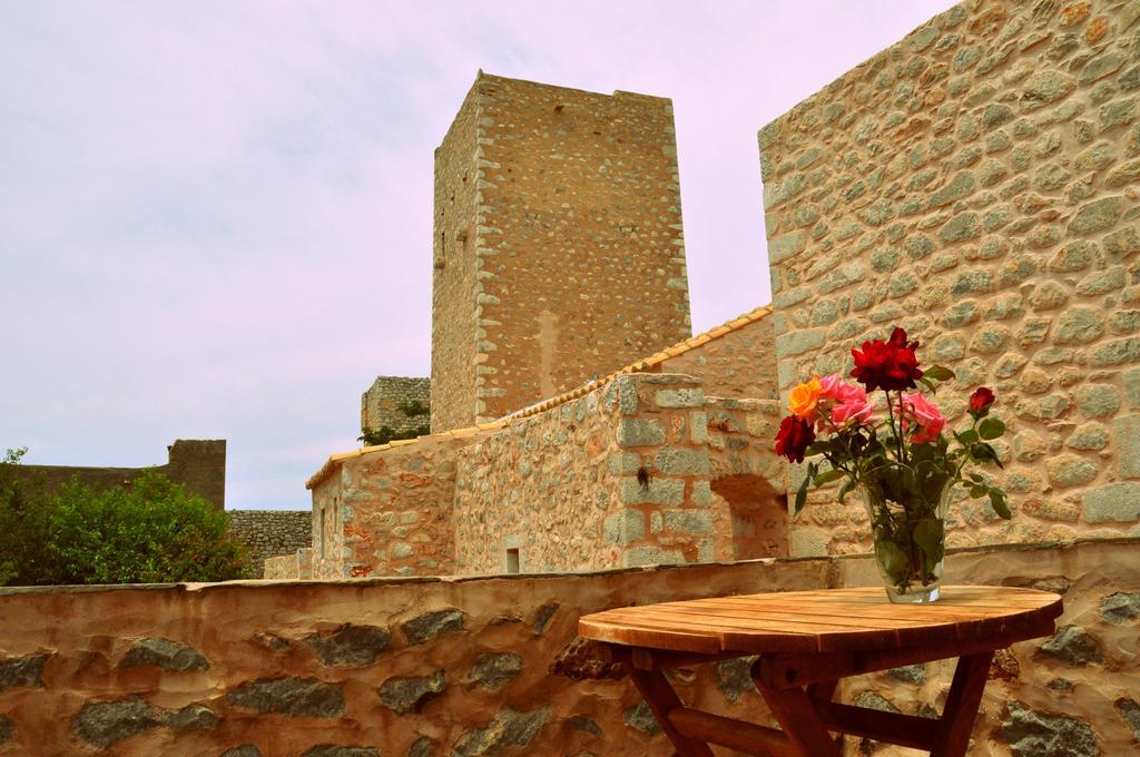 Arapakis Historic Castle Aparthotel Pyrgos Dirou Exterior photo