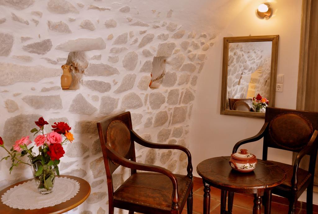 Arapakis Historic Castle Aparthotel Pyrgos Dirou Exterior photo
